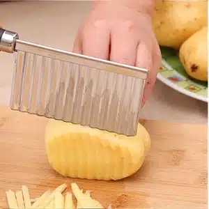 CHPN - Frietmes - Kartelmes - Ribbelfrietjes - Patatmes - Frietjes maken - Patat bakken - Keukenmes - Groentemes - Gekarteld - Mes - Keuken accessoire