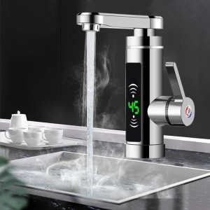 Draaibare elektrische warmwaterkraan met LED temperatuurweergave voor keuken en badkamer