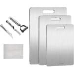 Allecto Plus - Titanium Snijplank Set met Antislip Siliconen Pad - Keuken Accessoire voor Buiten, Camping en Wandelen - 3 Stuks - Inclusief Schilmessen - Verschillende Maten - 304 Roestvrij Staal - 29 x 20 cm, 34 x 23 cm en 39 x 28 cm
