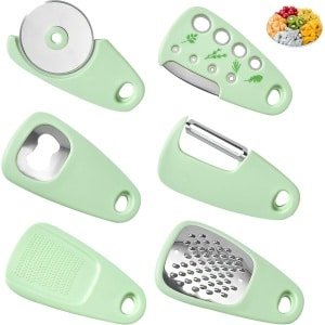TOATELU Keuken Gadgets Set van 6: Camping Accessoires ink Pizzasnijder Fruitschiller Kruidenstripper Opener Molen en rasp, Draagbare Camping Gadgets, Draagbare Keuken Gadgets (Groen)