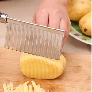 CHPN - Frietmes - Kartelmes - Ribbelfrietjes - Patatmes - Frietjes maken - Patat bakken - Keukenmes - Groentemes - Gekarteld - Mes - Keuken accessoire