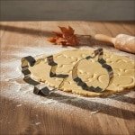 Koekjesvorm Set - Blad En Pompoen - Herfst & Halloween - RVS - Metaal - 8 Cm - 2 Stuks - Bakvorm - Keuken Accessoire - 2 stuks / set 1 Stuks [59037]