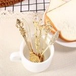 Serveerset van 6 delige vintage bestek - lepel en vork - retro accessoires voor mini keuken in gouden kleur