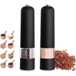 VirtuBuy- Elektrische Pepermolen - Keukenaccessoires - Set van 2 - Draadloze Bediening - Elektrische Zoutmolen - Pepermolen voor Keuken - Werkt op Batterijen - Automatisch - Keukenhulpjes - Zwart en Wit - Geschikt voor Tafelgebruik