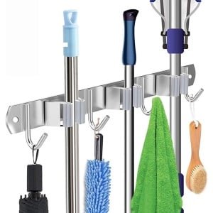 Famanu - Bezemhouder RVS - Wandhouder met 3 stevige clips en 4 haken, multifunctionele organizer voor stelen en accessoires - Voor keuken en garage