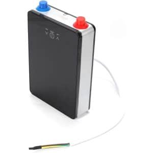 Kleine elektrische doorstroomboiler voor warm water in badkamer en keuken