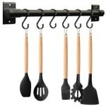 Smallboutique Zwarte aluminium gebruiksvoorwerpen houder,Keuken Rack Muur Gemonteerd,Keuken Rail Pan Hanger Met S Haken Voor Opknoping Keukengerei, Badkamer Gadget